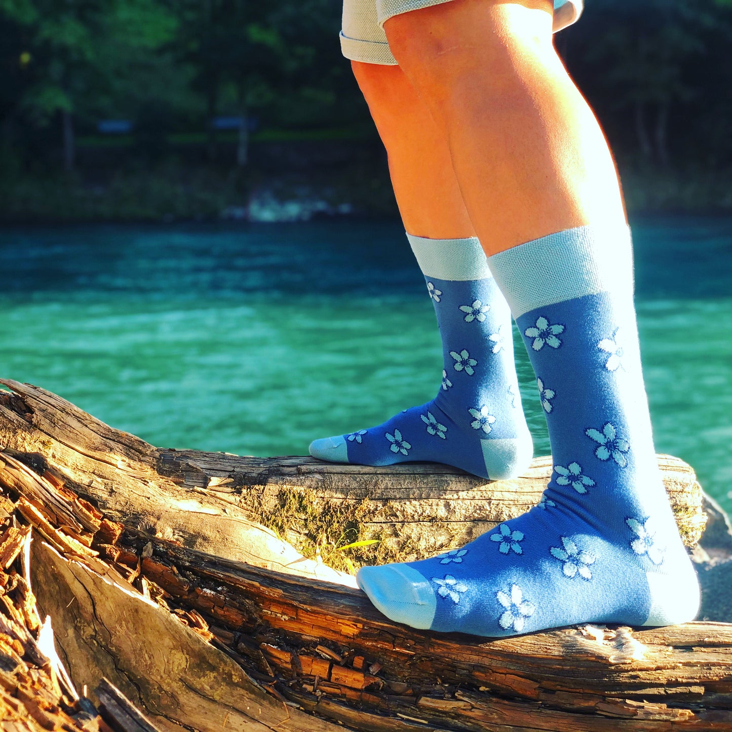 Flower Power - Wadensocken aus Bio-Baumwolle von WILDSOCKS